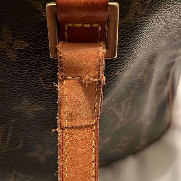 Authentic Louis Vuitton - Picture 9 of 12